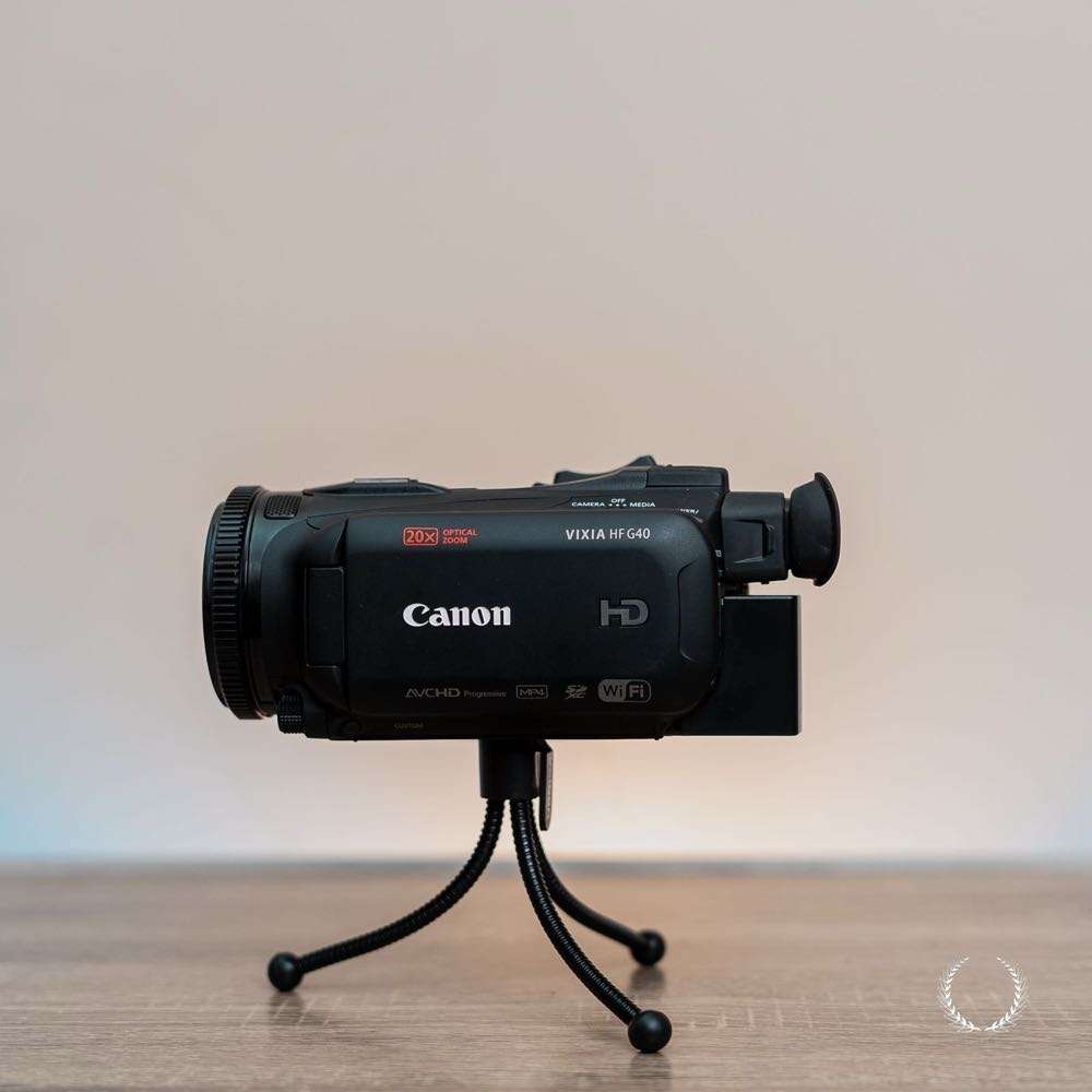 Canon VIXIA HF G40 Bundle