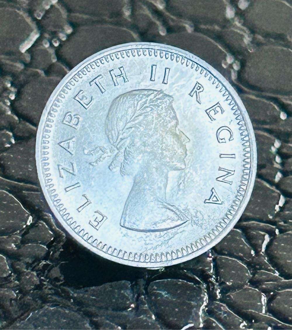 1959 3 pence uncirculated error 3 cracked dies