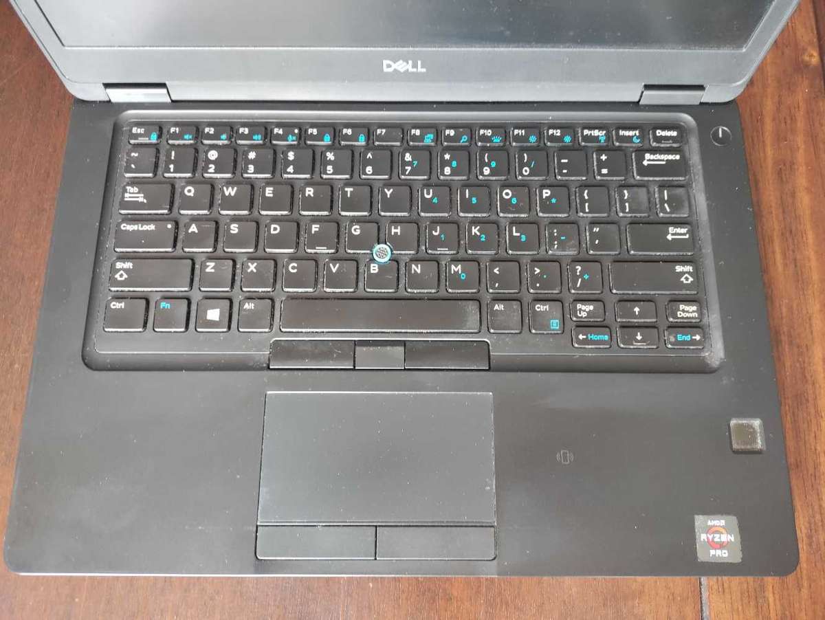 Dell Latitude 5495 14" Laptop AMD Ryzen 5 Pro 2 GHz 20 GB 256 GB SSD W10P FHD