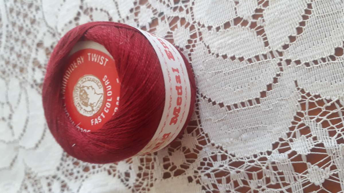 GOLD MEDAL EMBROIDERY THREAD 20M FAST COLOUR -  CHERRY RED