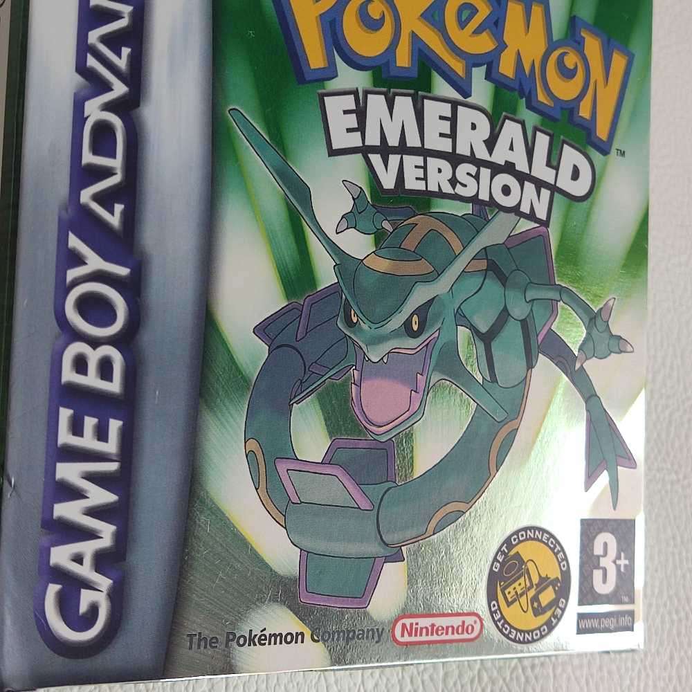 Pokémon Emerald Version Nintendo Gameboy Gba