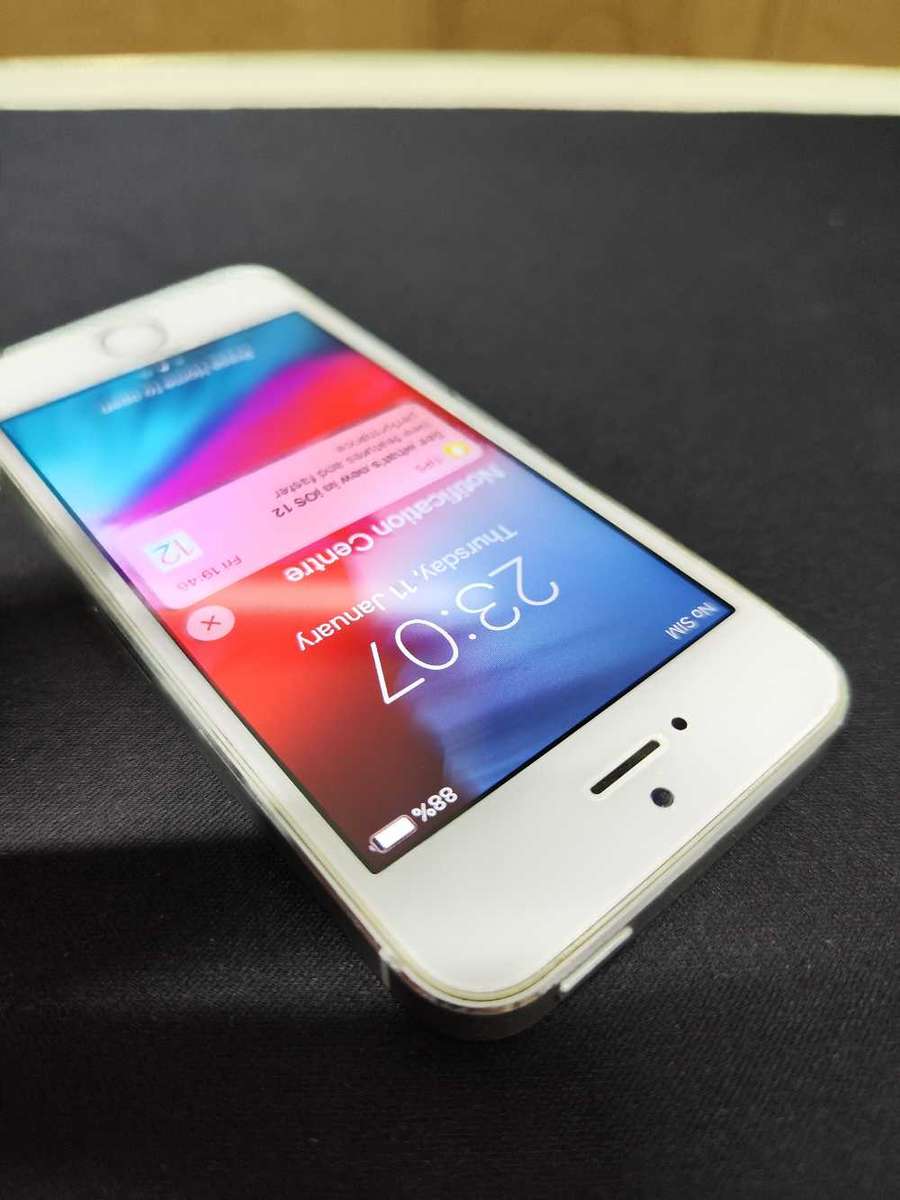 iPhone 5S WHITE 16GB