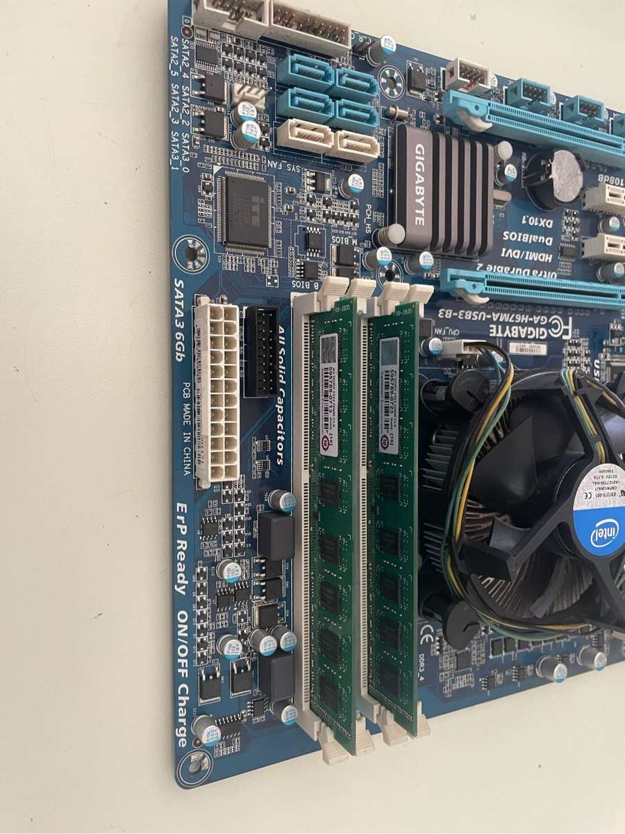 Intel Core i7 2600K Combo**8GB ram**Rare Gigabyte H67M 4 Ram slot Board**