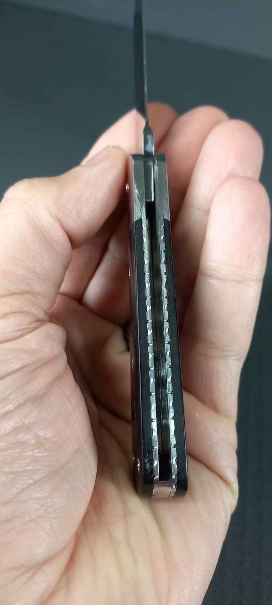 Handmade pocket knife by AT van Heerden