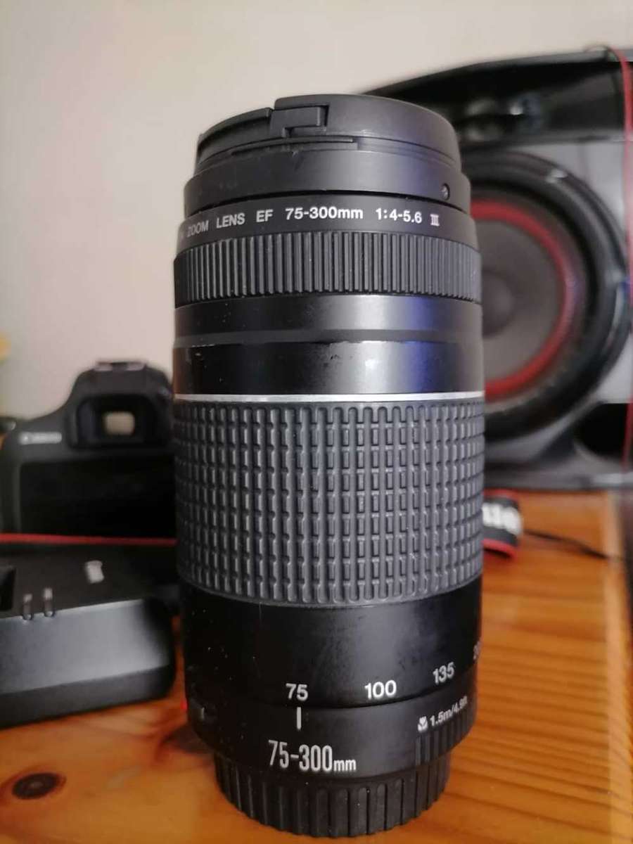 Canon 1200D DSLR bundle with 70-300mm lens and bag