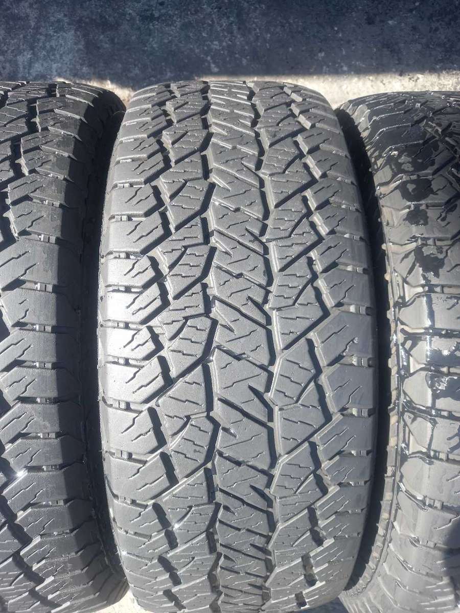 265/65/17 Hankook Dinapro AT2.
