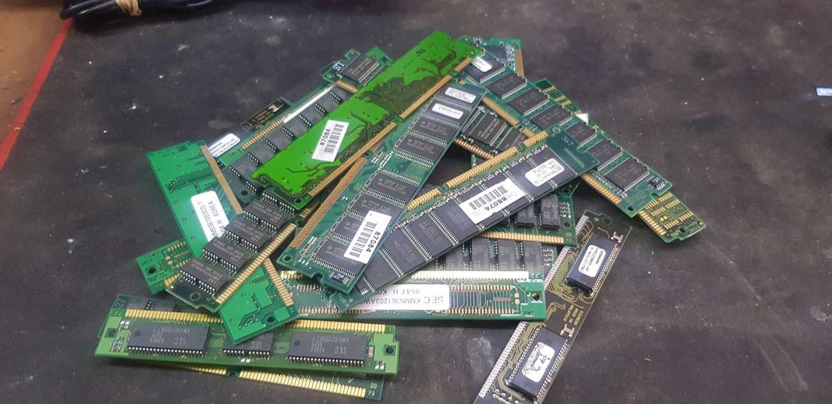 Bargain box electronics and pc