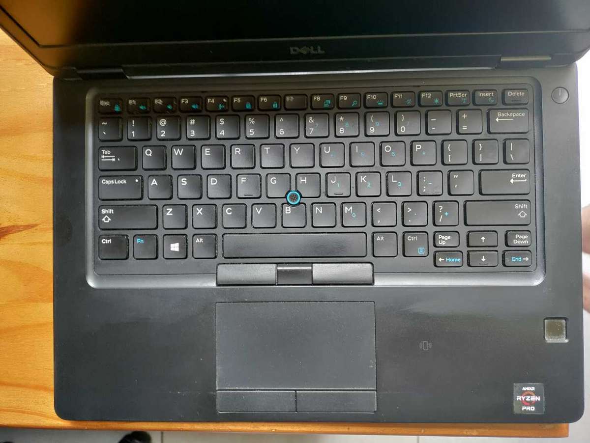 Dell Latitude 5495 14" Laptop AMD Ryzen 5 Pro 2 GHz 20 GB 256 GB SSD W10P FHD