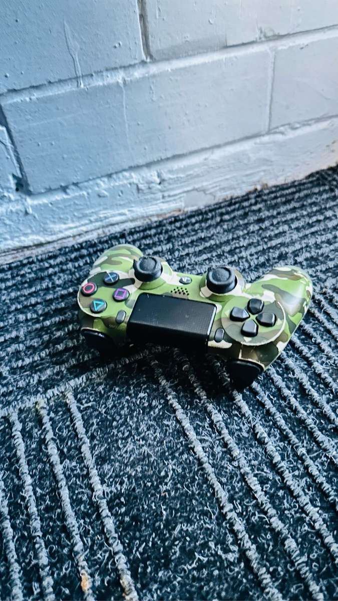 PS4 DualShock 4 Controller - Green Camouflage V2 (PS4) - PLEASE READ