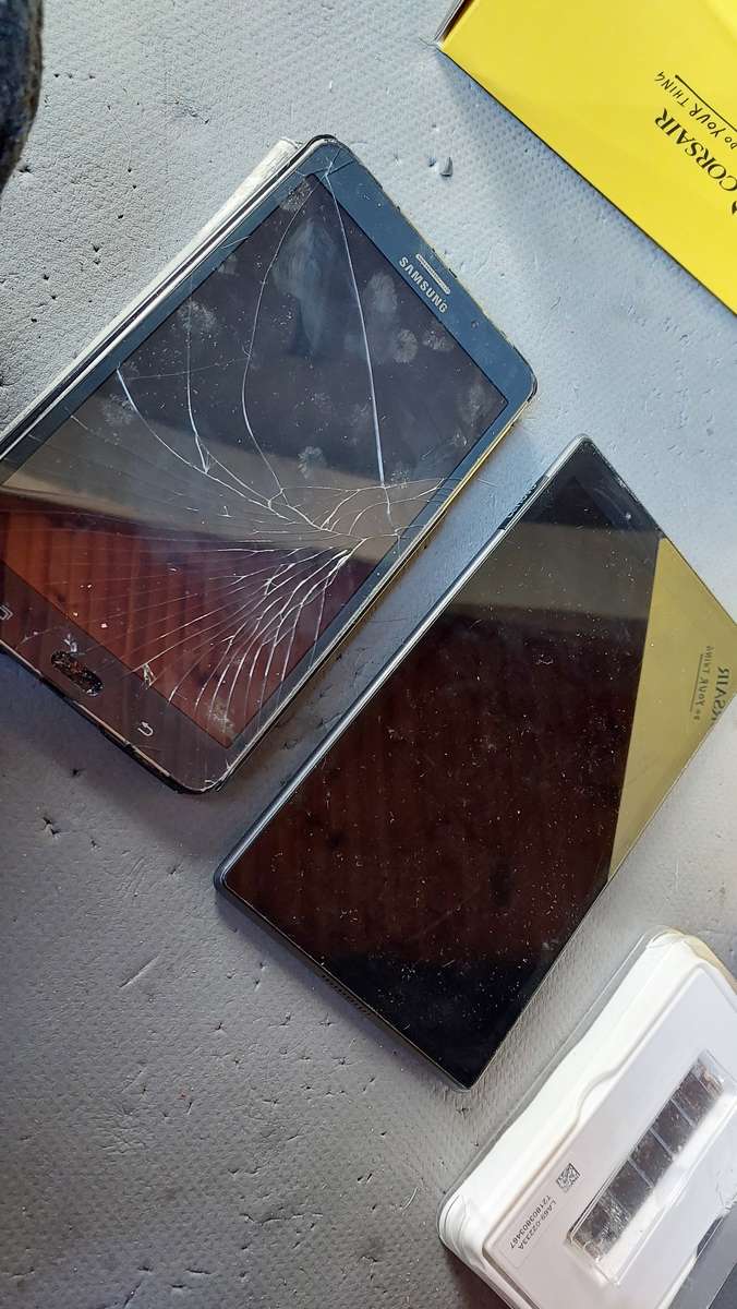 Broken Tablets Samsung + Lenovo