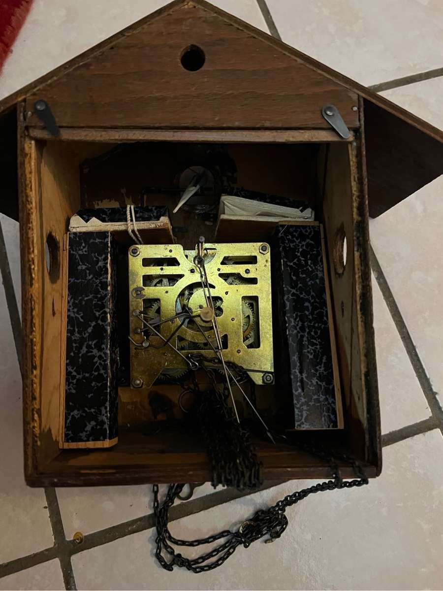 Cuckoo clock (8 day)