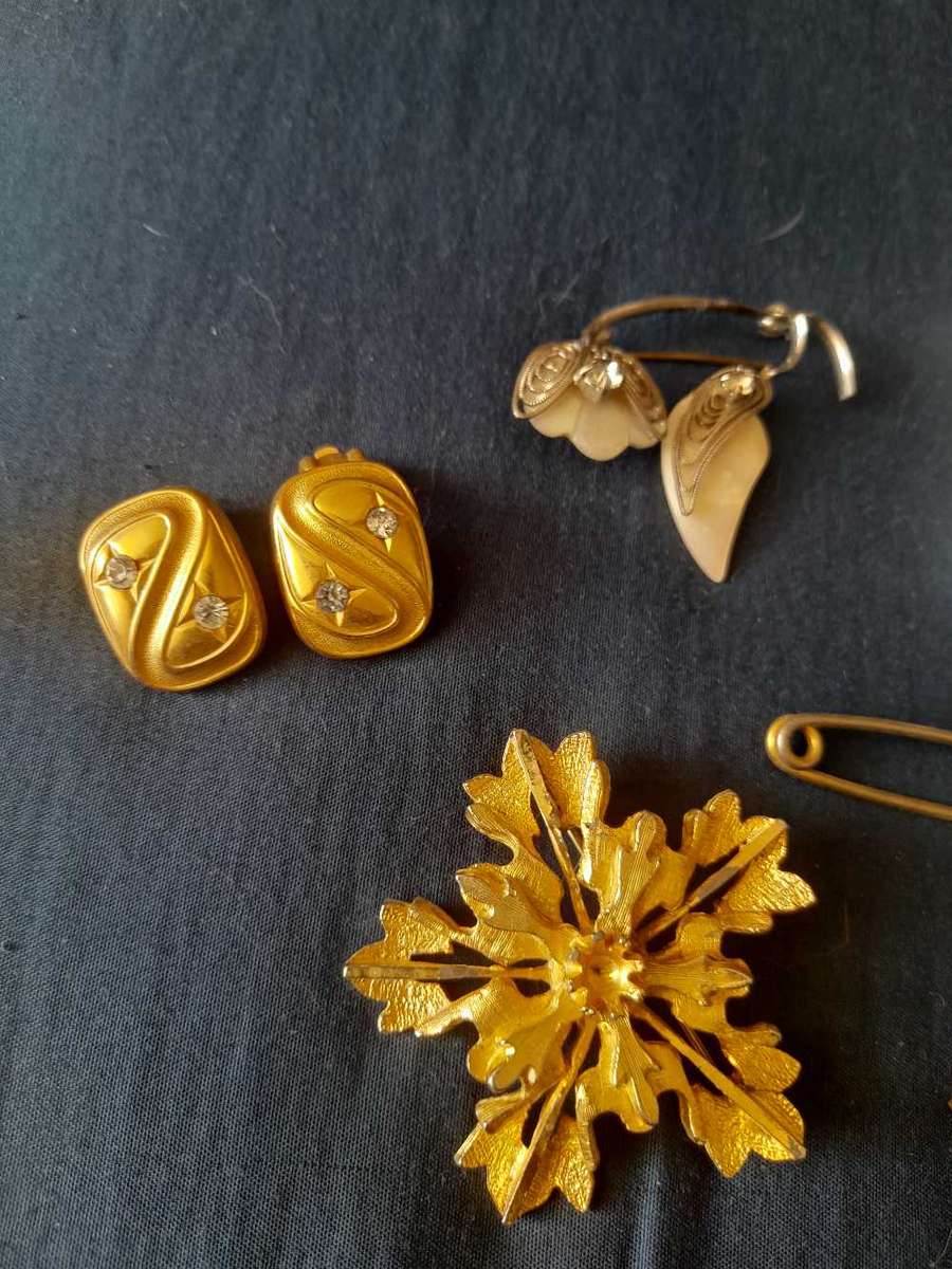 Vintage jewelry