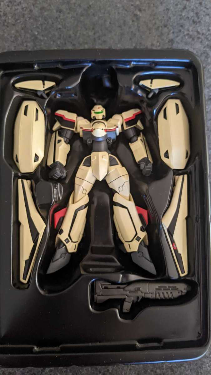 Revoltech Macross Plus YF19
