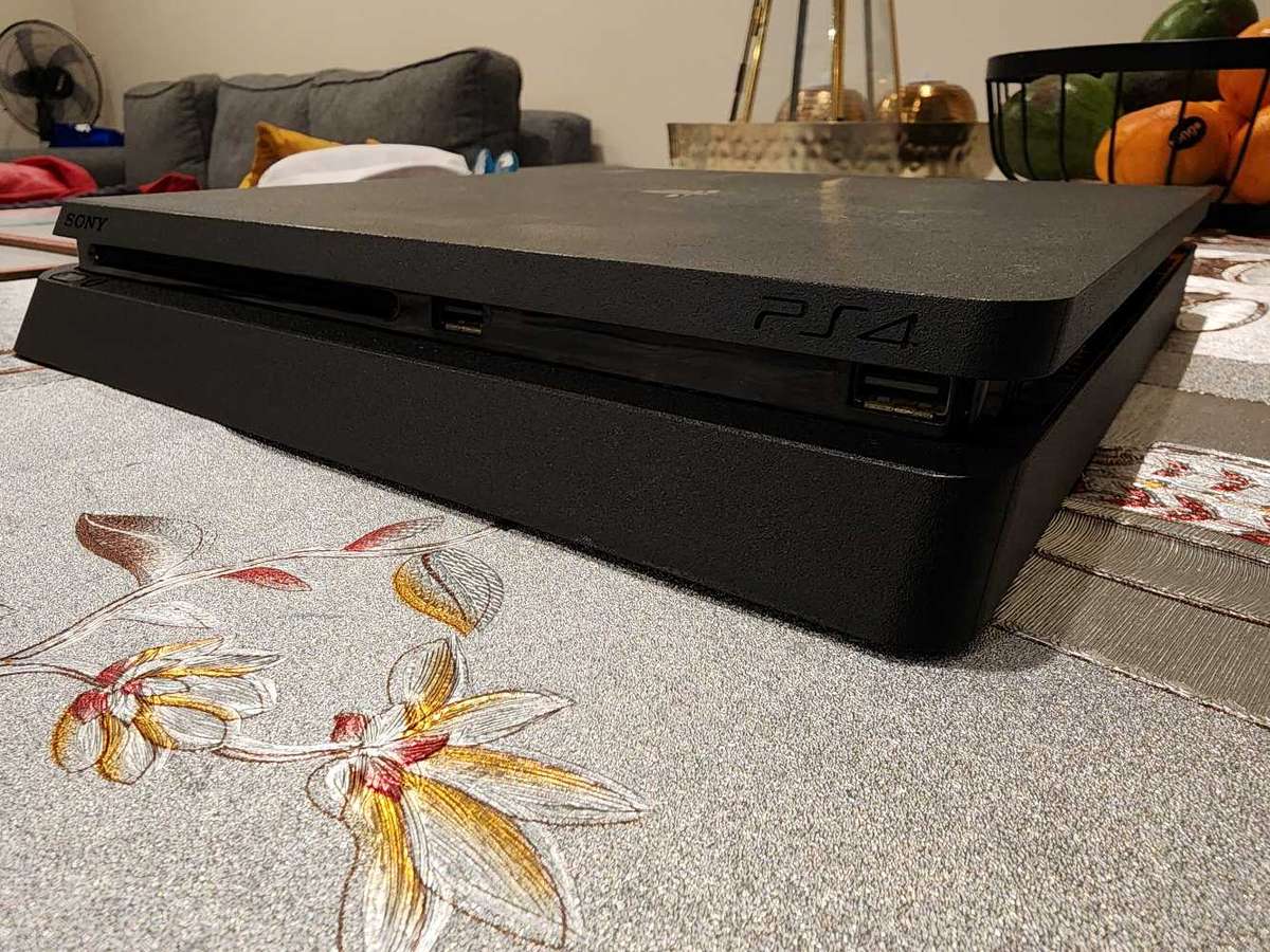 PS4 1TB Slimline, 7 Games, No Control