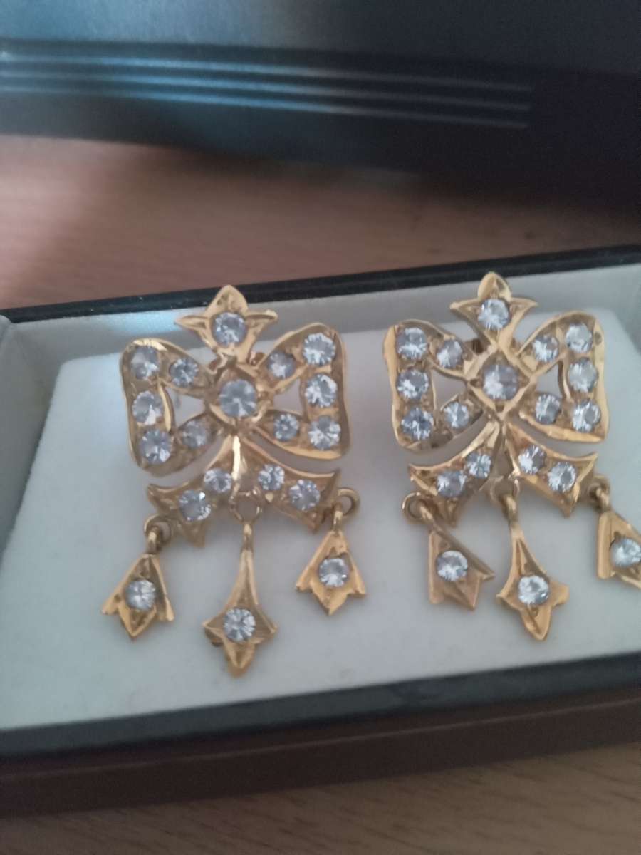 A Pair Of  Antique 18ct Yellow Gold Chandelier Earrings - (8.1g)