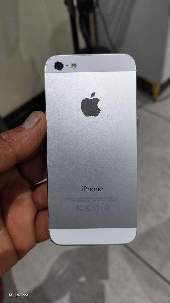 Apple iPhone 5 32GB silver (Pre Owned)