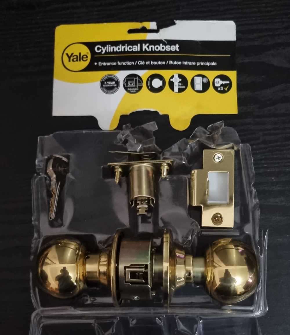Yale Cylindrical Door Knobset
