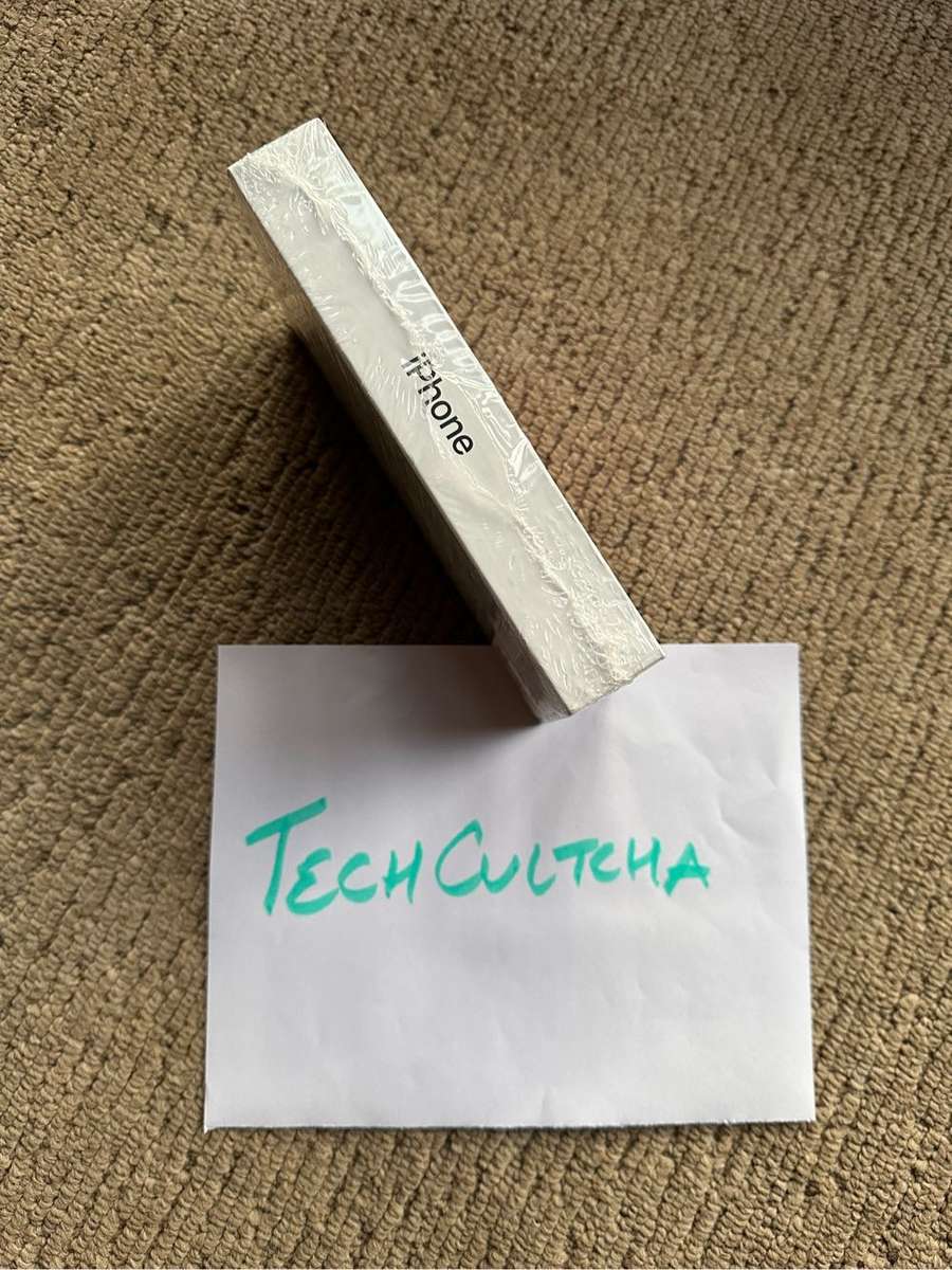 Sealed iPhone 15 Pro Max 256GB - Black Titanium