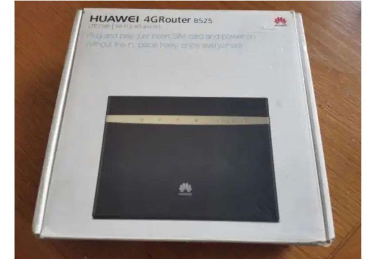 Huawei 4G/5G Router model B525s 65a (It take a SIM CARD) up to 64 users