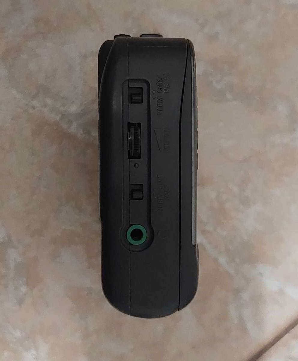 Sony Walkman AVLS Portable Cassette Player WM-EX122/BM