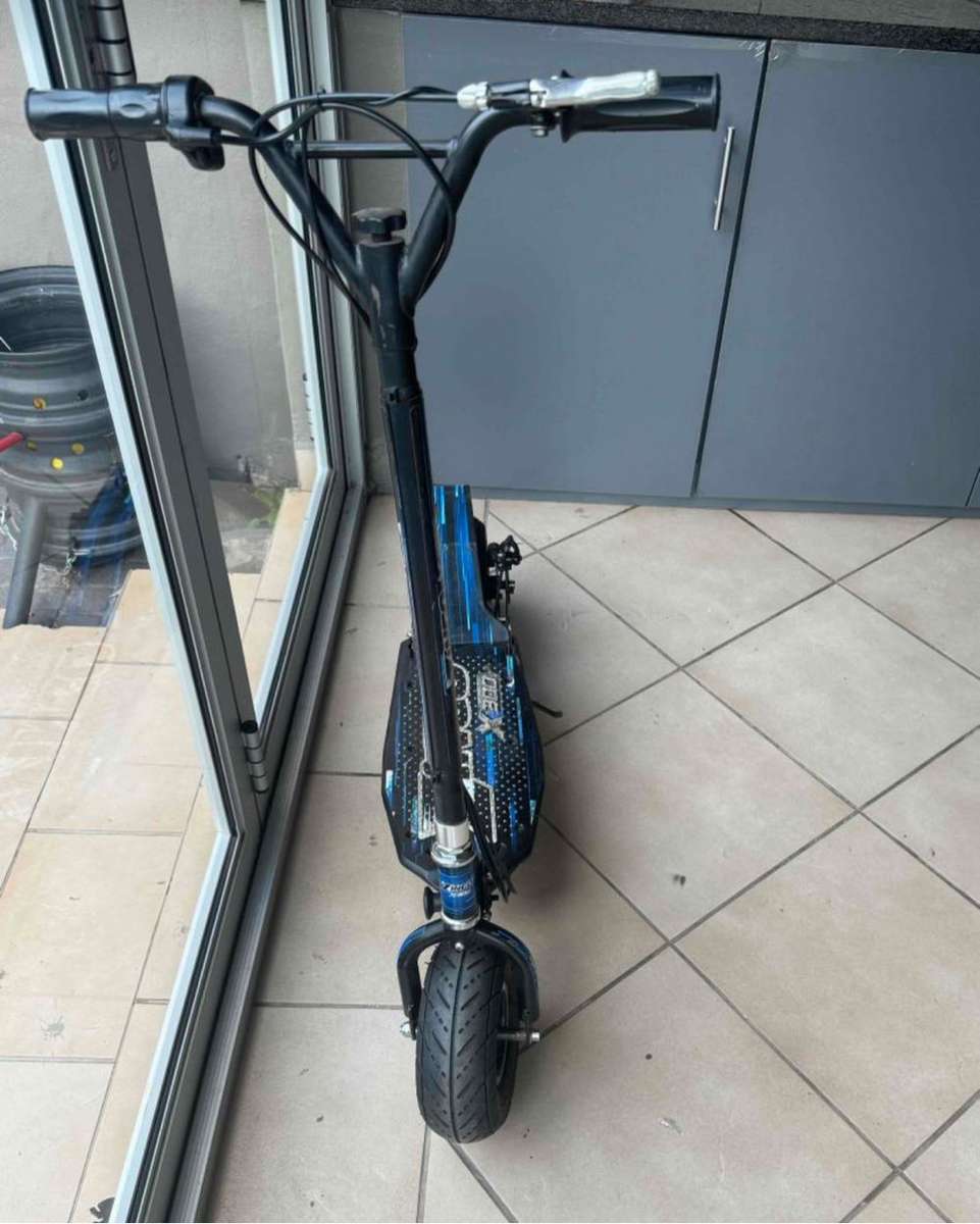 Zig x300 electric scooter