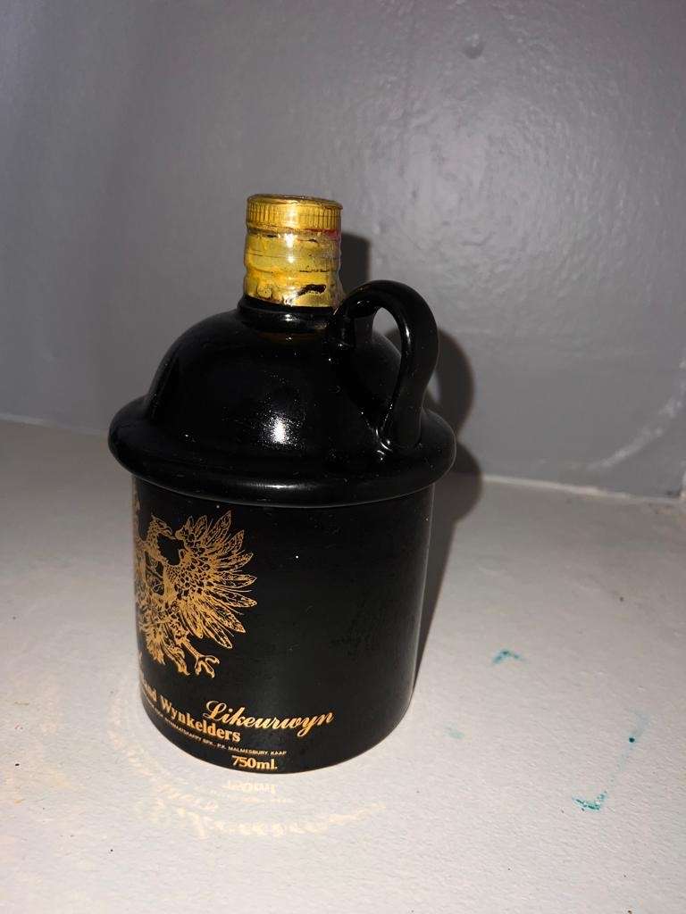 Odd pair of Swartland Sa wynkelders