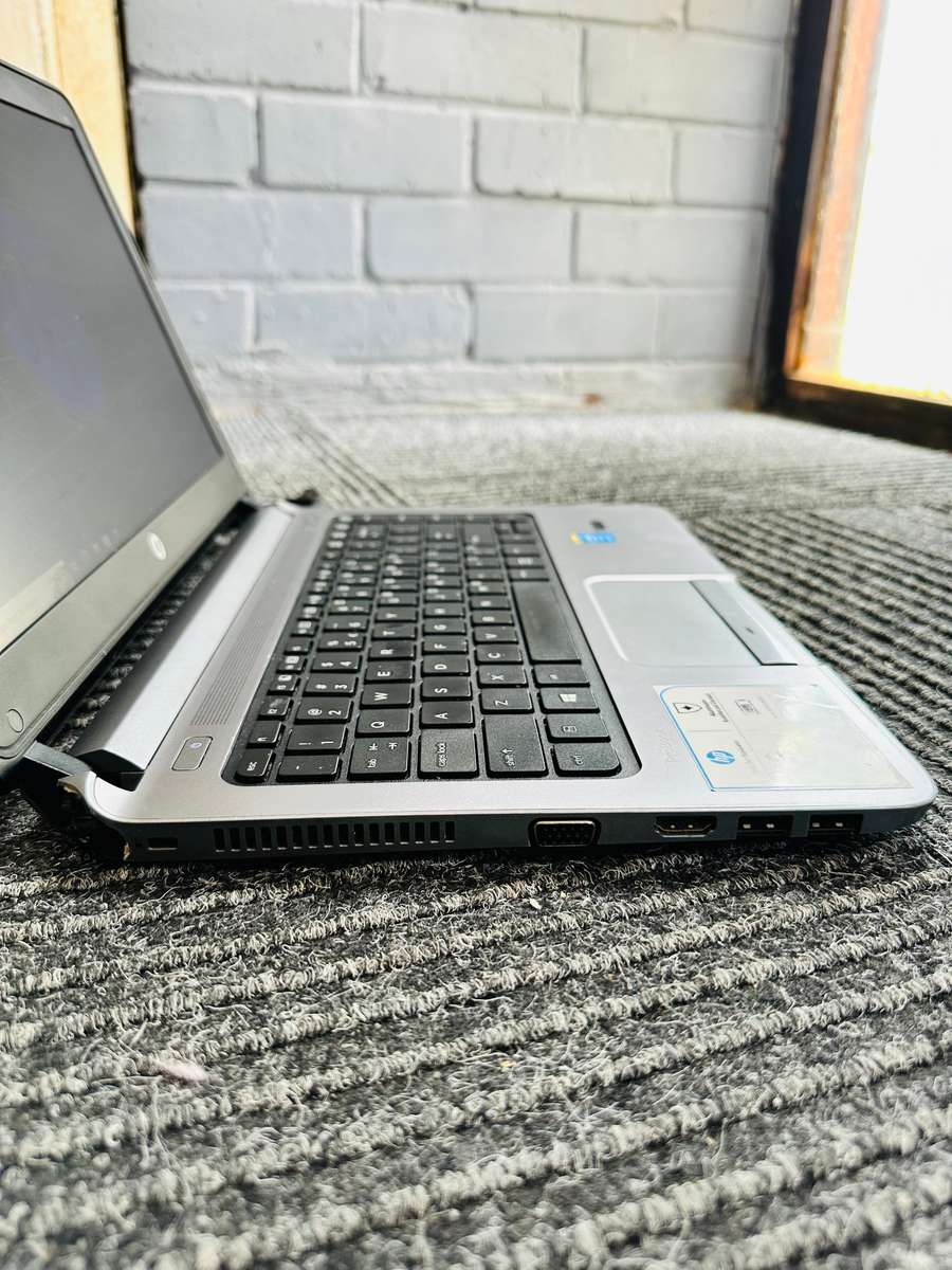 HP ProBook 430 G3 13.3` Intel Core i3 Notebook 4GB Ram 500GB HDD + 65W HP charger