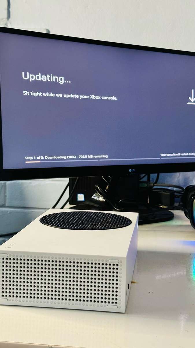 XBOX SERIES S 512GB + 6 GAMES