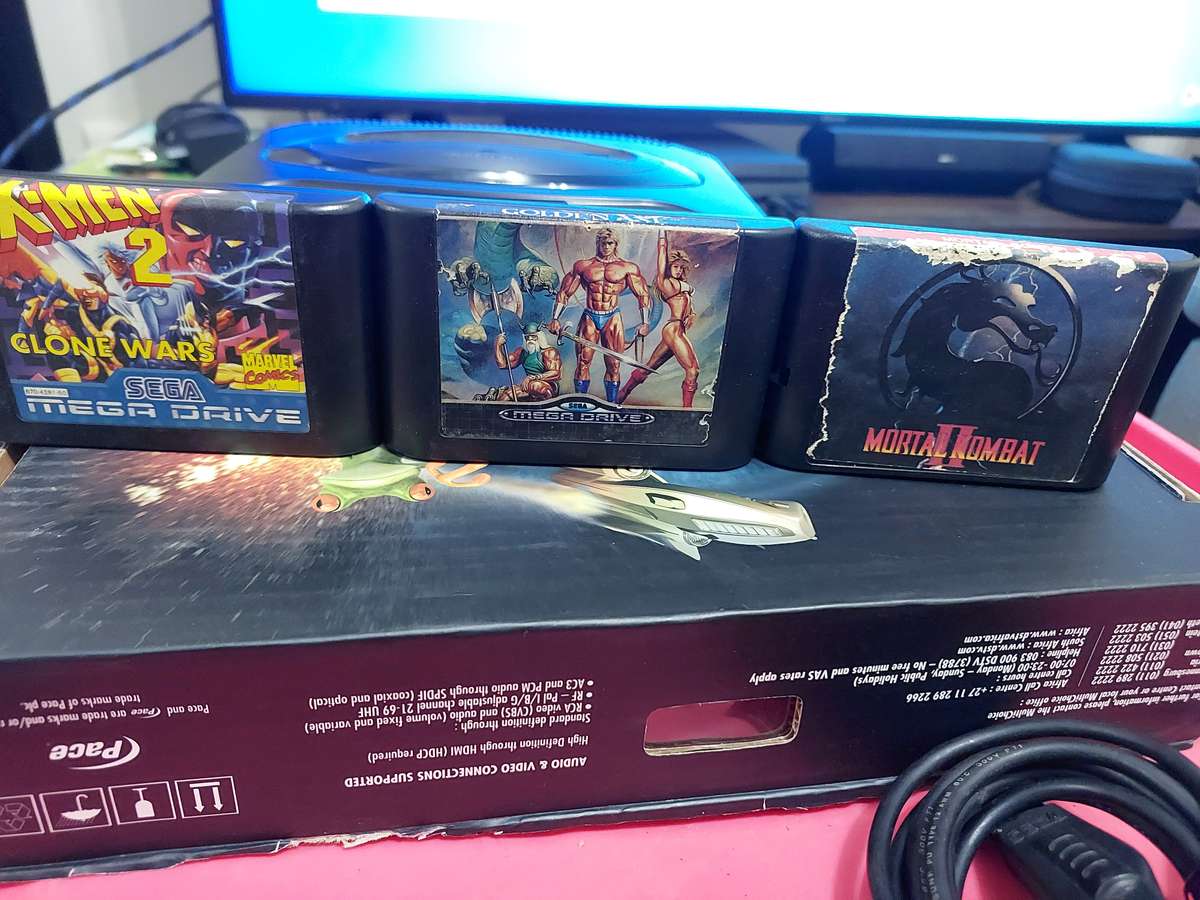 Sega megadrive 2 + 3 Games