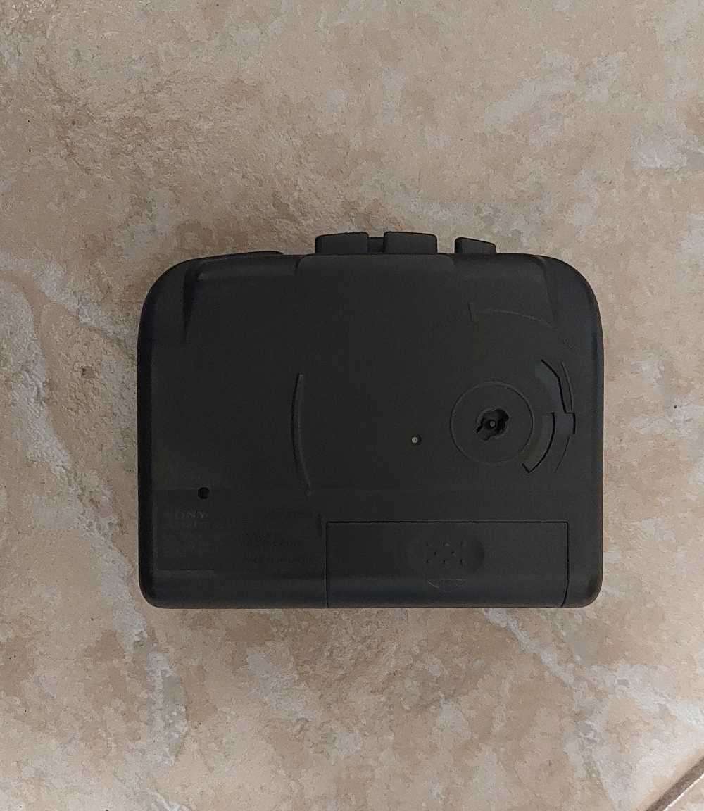 Sony Walkman AVLS Portable Cassette Player WM-EX122/BM