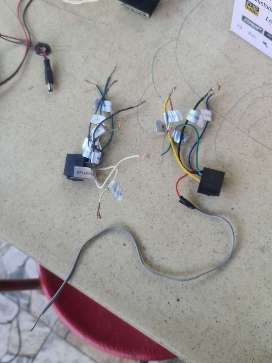 Nakamichi NA3020 2-DIN Built-in Bluetooth Touch Screen With Backup Camera