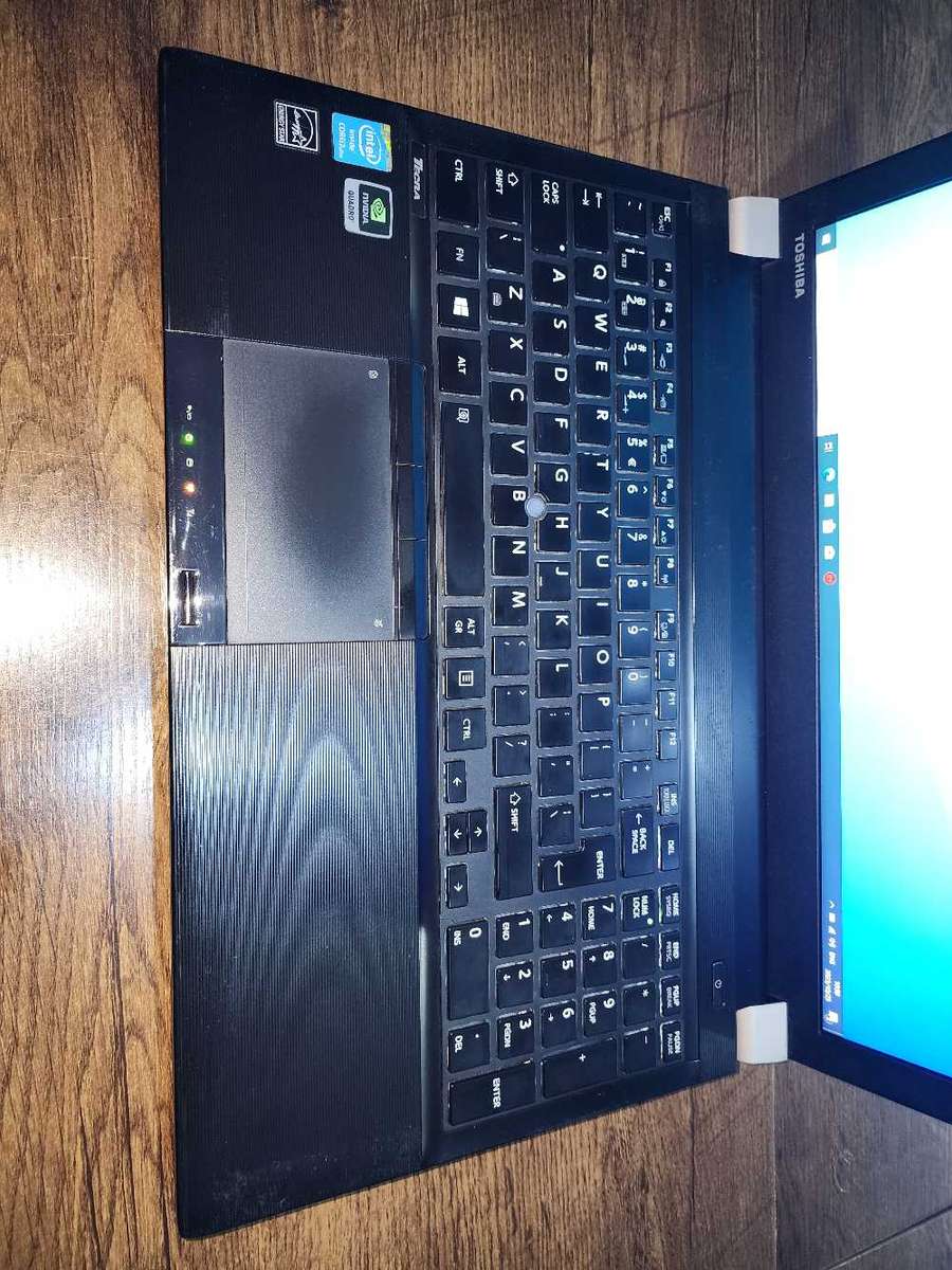 TOSHIBA TECRA W50 A0662 WORKSTATION SEMI GAMING LAPTOP FOR SALE