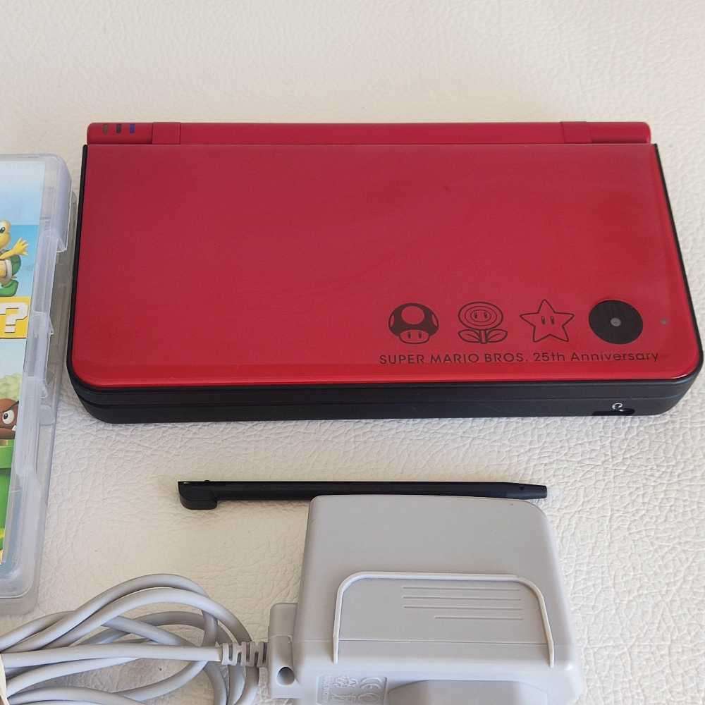 Nintendo Dsi XL console Super Mario Bros 25th anniversary edition +Game