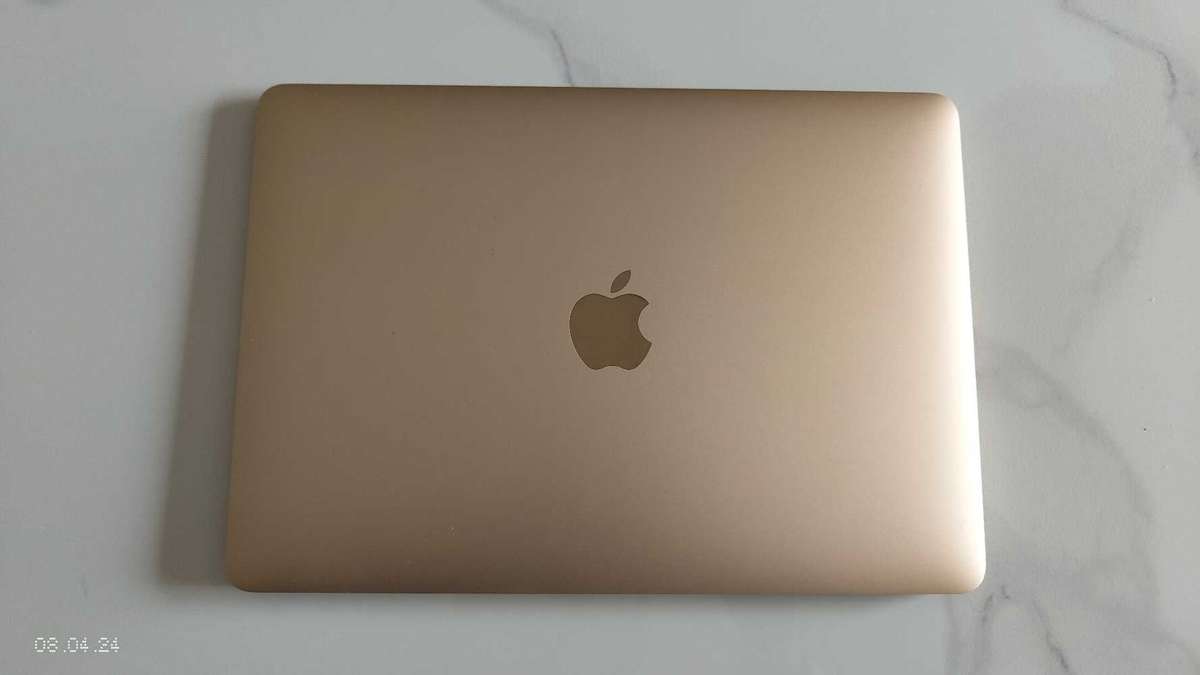 MacBook core i5 retina 12" (2017) Rose Gold (Pre Owned)