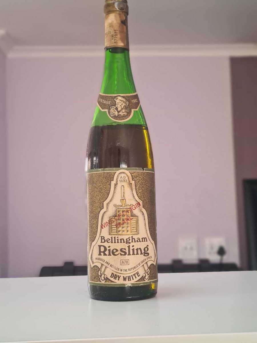 Vintage wine. Vintage 1982