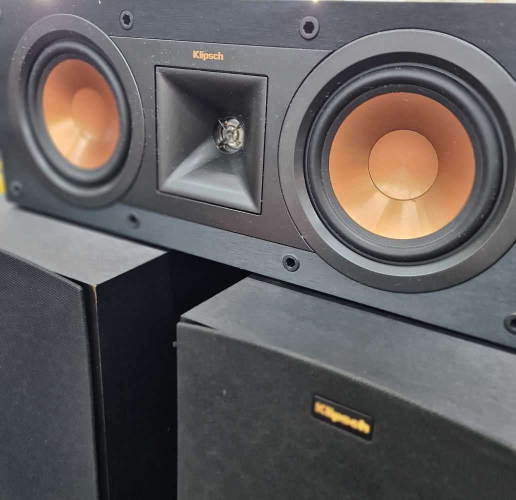 Klipsch R-28F 3.1 speakers. 2 towers, one center and one 10` Subwoofer. Speakers