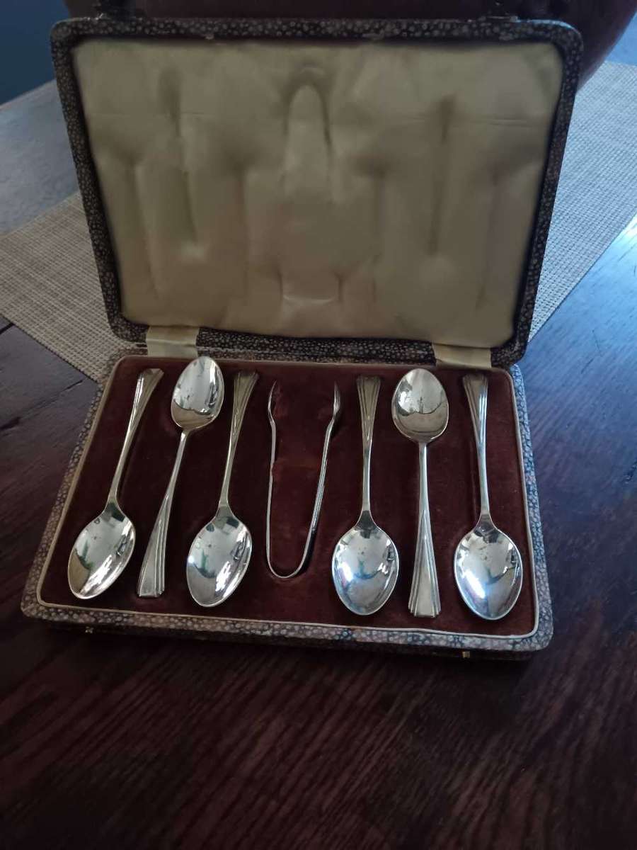 Set of Epns Teaspoons x6 with Matching Sugar Tongs Boxed