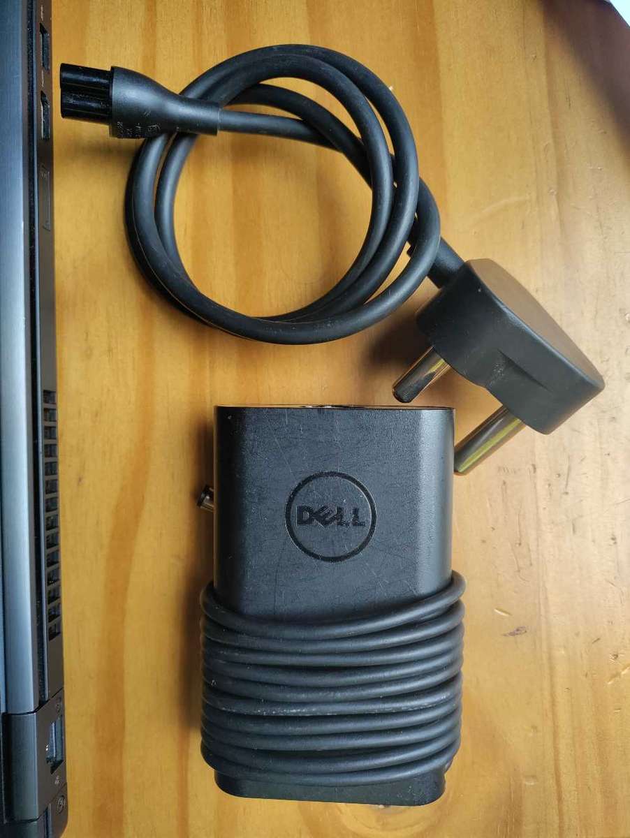 Dell Latitude 5495 14" Laptop AMD Ryzen 5 Pro 2 GHz 20 GB 256 GB SSD W10P FHD