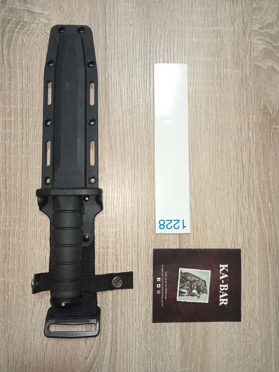 KA-BAR 1211 combat knife with holder