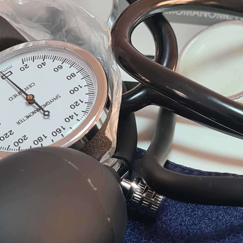 2 in 1 Aneroid sphygmomanometer and stethoscope BloodPressure Machine