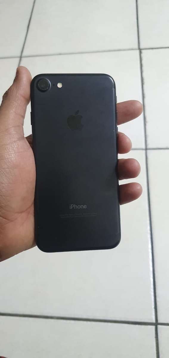 Iphone 7 32gb black color