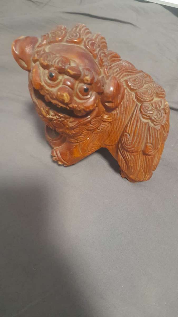 Wooden Crafted Chinese Lion