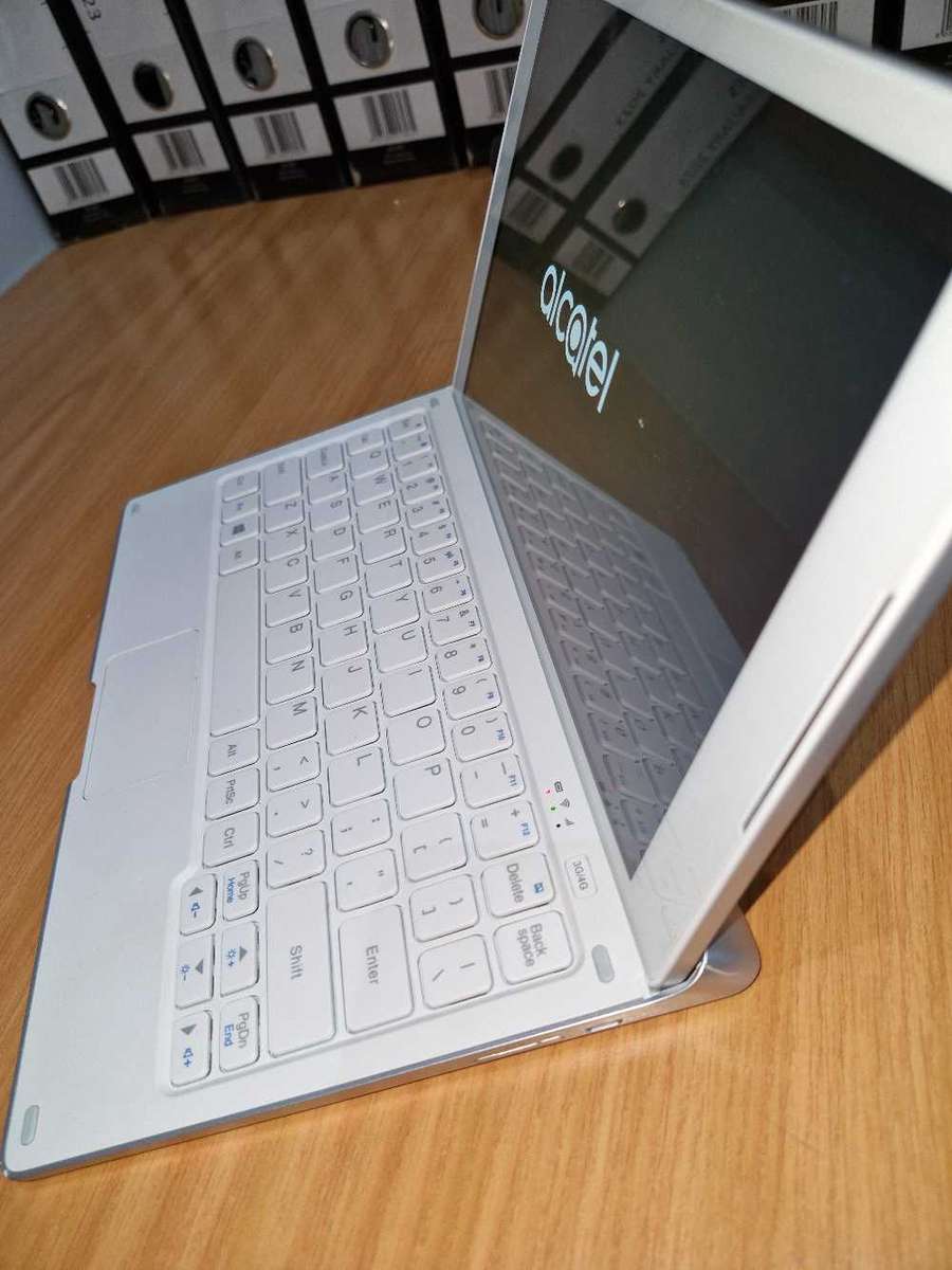 Alcatel Plus 10 2-in-1 Tablet