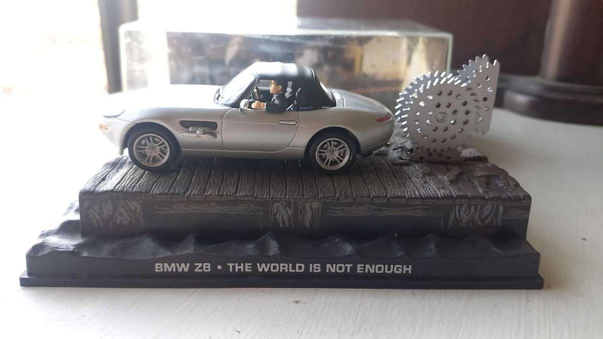 007 BMW Z8 - The World is Not Enough