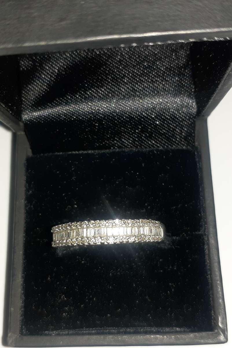 9ct White Gold Woman's Diamond Ring