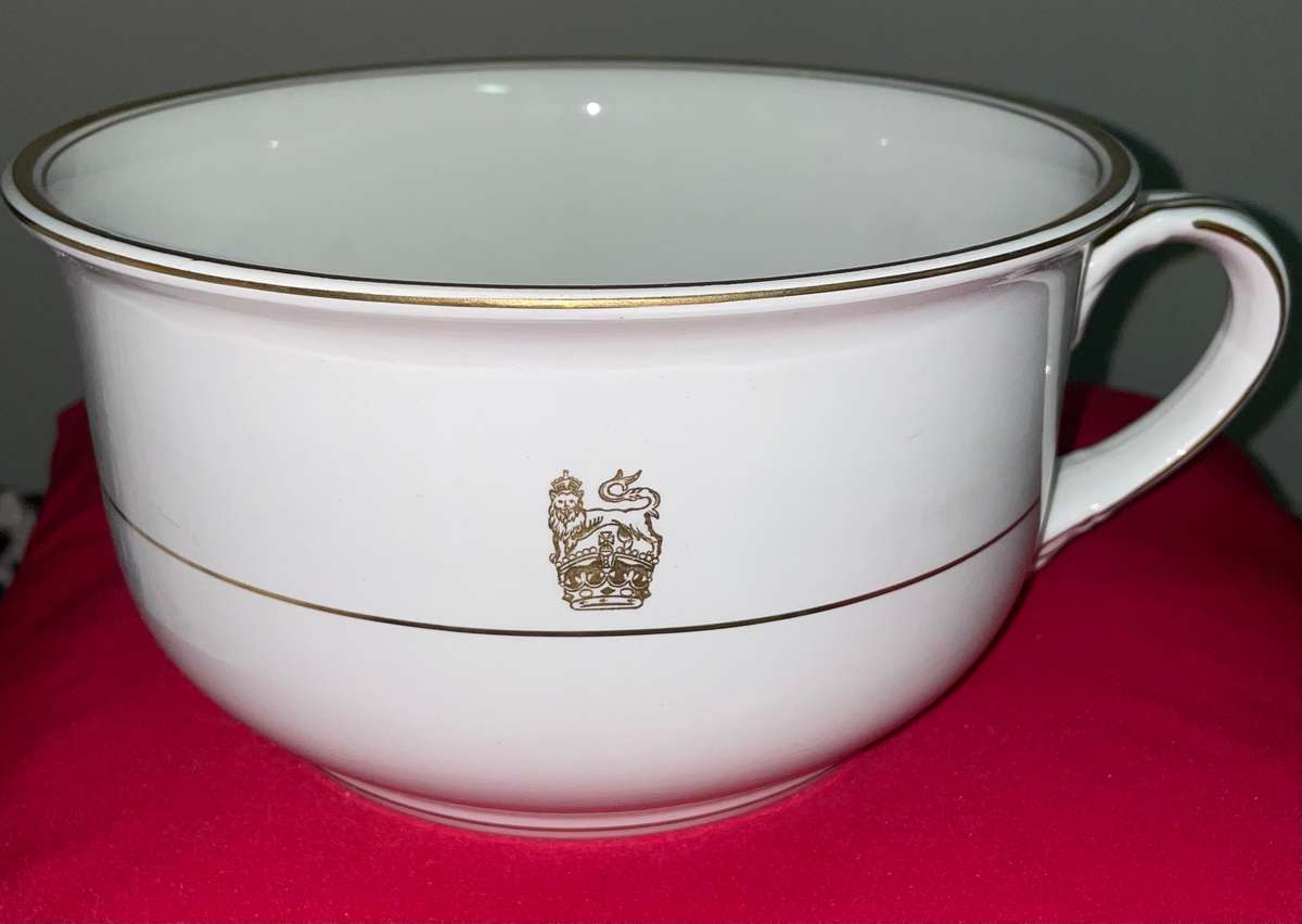 Vintage Sale - Chamber Pot - Ashworth Bros England