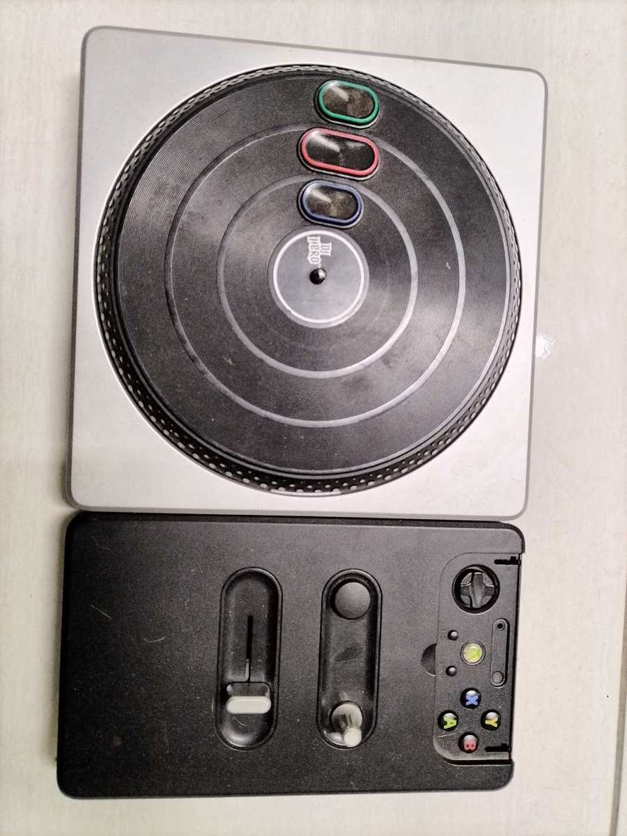 Xbox 360 DJhero turntable