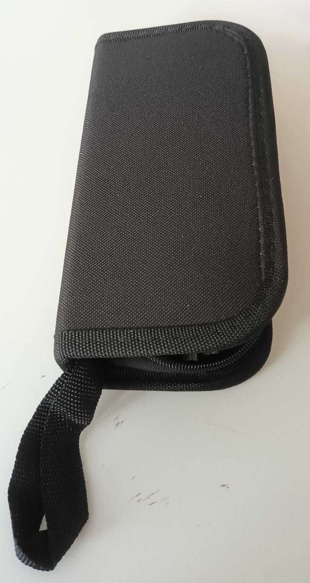 147 PIECE WATCHMAKER REPAIR TOOL KIT IN POUCH. NEW.