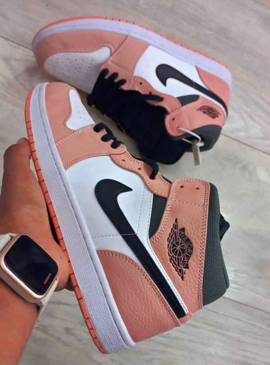 NIke Jordans 1 Retro High