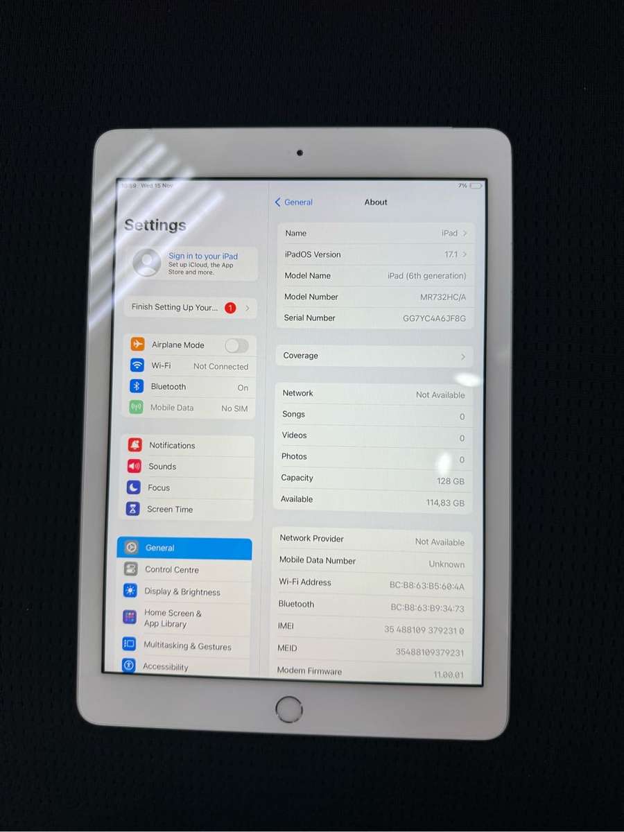 Apple iPad 9.7 6th Generation 128gb WiFi and cellular